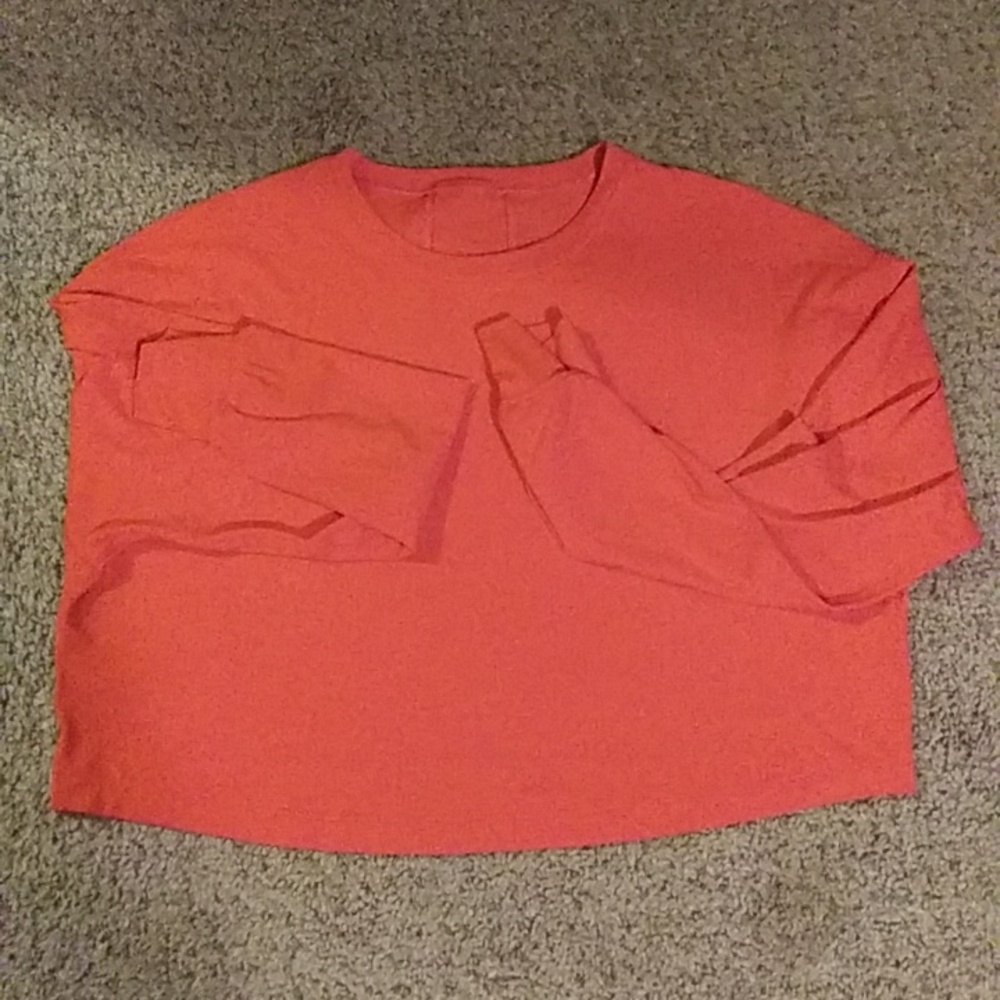 Lululemon crop top